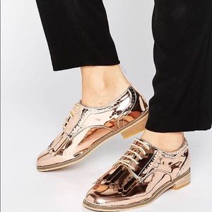 Gold Lace Up Oxford Shoe, Size 9, New in Box